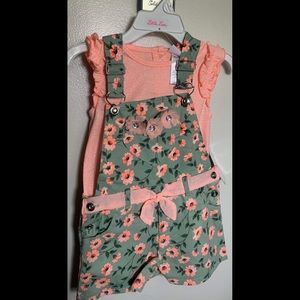 The cutest girls romper. Great quality and perfect for those fall photo shoots.